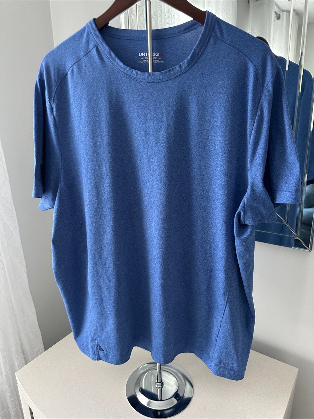 UNTUCKit Men's Short Sleeve Crew Tee in Heather Royal Blue